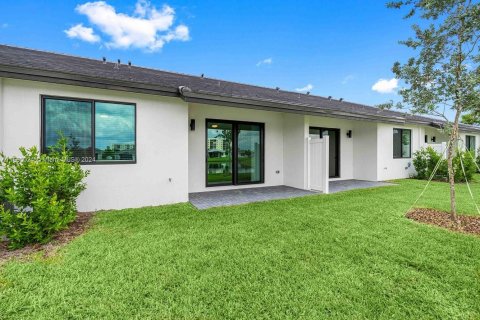 House in Delray Beach, Florida 3 bedrooms, 135.27 sq.m. № 1377280 - photo 26