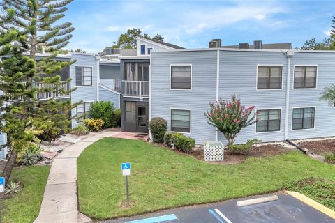 Condo in Orlando, Florida, 2 bedrooms  № 1810989 - photo 1