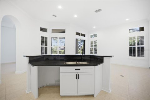 House in Sarasota, Florida 4 bedrooms, 235.41 sq.m. № 2116960 - photo 12