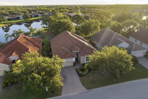 House in Sarasota, Florida 4 bedrooms, 235.41 sq.m. № 2116960 - photo 2