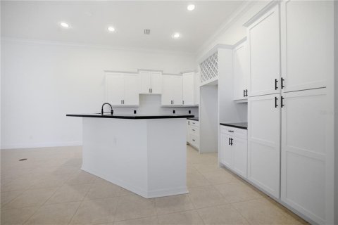 House in Sarasota, Florida 4 bedrooms, 235.41 sq.m. № 2116960 - photo 10