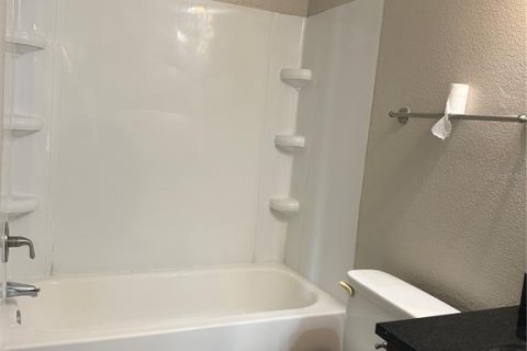Condo in Orlando, Florida, 4 bedrooms  № 1854424 - photo 6