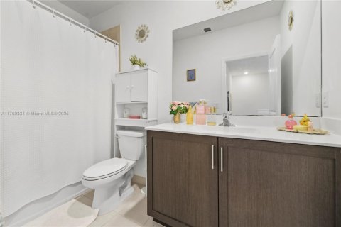 Townhouse in Homestead, Florida 3 bedrooms, 149.76 sq.m. № 1938555 - photo 22