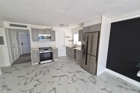 Condo à North Miami Beach, Floride, 2 chambres  № 2046883