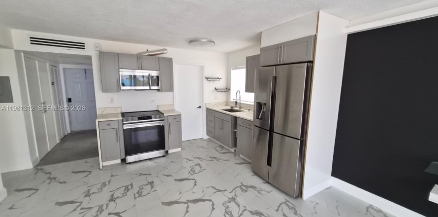Condo à North Miami Beach, Floride, 2 chambres  № 2046883