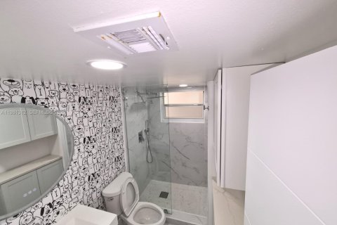 Copropriété à vendre à North Miami Beach, Floride: 2 chambres, 101.64 m2 № 2046883 - photo 9