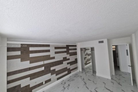 Copropriété à vendre à North Miami Beach, Floride: 2 chambres, 101.64 m2 № 2046883 - photo 16