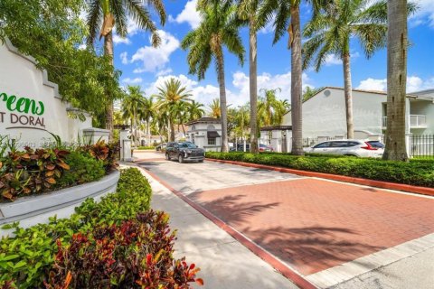 Condominio en Doral, Florida, 1 dormitorio  № 2058640