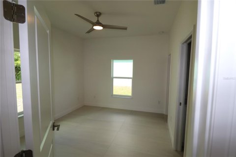 Apartamento en alquiler en Port Charlotte, Florida, 3 dormitorios, 102.19 m2 № 1722545 - foto 4