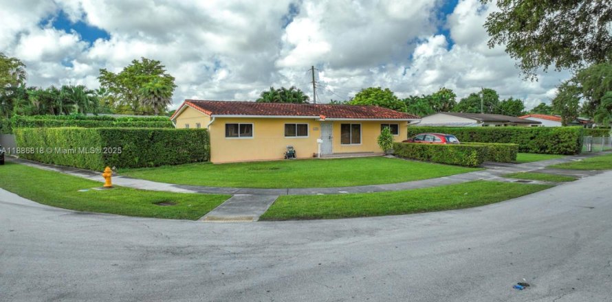 Casa en Miami, Florida 3 dormitorios, 112.97 m2 № 1933517
