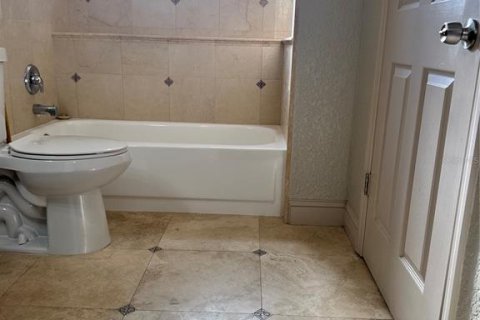 Condo in Maitland, Florida, 2 bedrooms  № 2200404 - photo 21