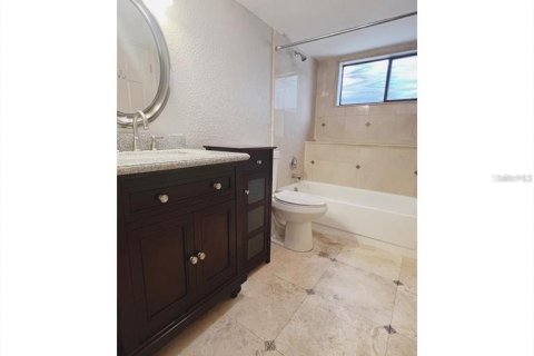 Condo in Maitland, Florida, 2 bedrooms  № 2200404 - photo 20