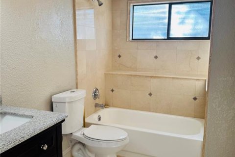 Condo in Maitland, Florida, 2 bedrooms  № 2200404 - photo 23