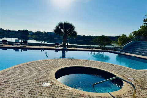 Condo in Maitland, Florida, 2 bedrooms  № 2200404 - photo 6