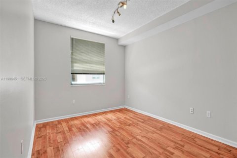 Copropriété à louer à Sunny Isles Beach, Floride: 2 chambres, 95.13 m2 № 2048346 - photo 19