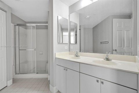 Copropriété à louer à Sunny Isles Beach, Floride: 2 chambres, 95.13 m2 № 2048346 - photo 23