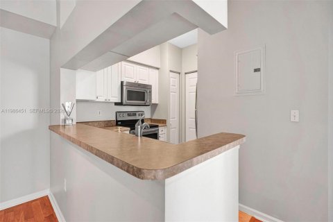 Copropriété à louer à Sunny Isles Beach, Floride: 2 chambres, 95.13 m2 № 2048346 - photo 8