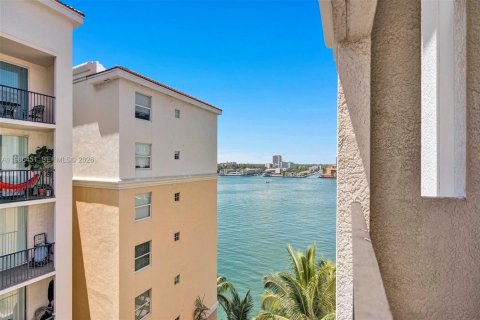 Copropriété à louer à Sunny Isles Beach, Floride: 2 chambres, 95.13 m2 № 2048346 - photo 15