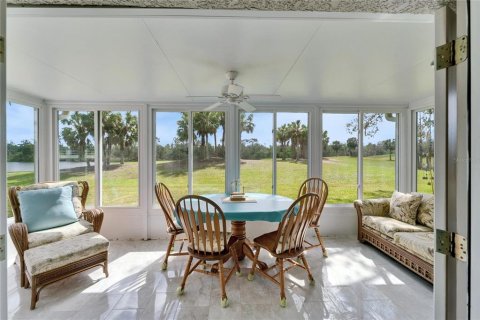 Condo in Sun City Center, Florida, 2 bedrooms  № 1561000 - photo 22