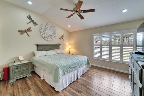 Condo in Sun City Center, Florida, 2 bedrooms  № 1561000 - photo 26