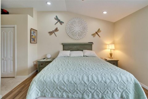 Condo in Sun City Center, Florida, 2 bedrooms  № 1561000 - photo 27