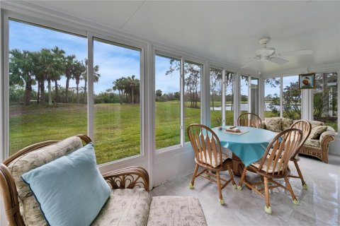 Condo in Sun City Center, Florida, 2 bedrooms  № 1561000 - photo 21