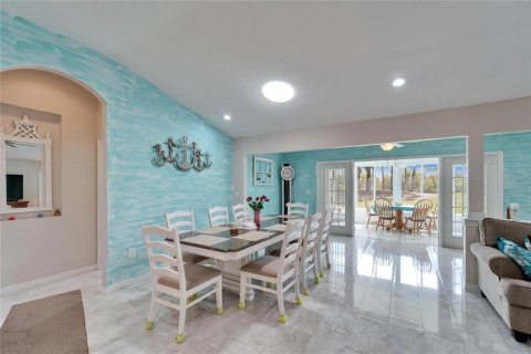 Condo in Sun City Center, Florida, 2 bedrooms  № 1561000 - photo 10
