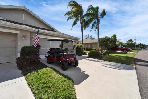 Condo in Sun City Center, Florida, 2 bedrooms  № 1561000 - photo 3