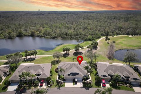 Condo in Sun City Center, Florida, 2 bedrooms  № 1561000 - photo 1