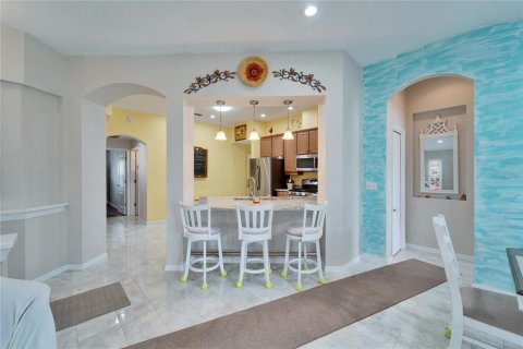 Condo in Sun City Center, Florida, 2 bedrooms  № 1561000 - photo 17