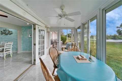 Condo in Sun City Center, Florida, 2 bedrooms  № 1561000 - photo 24