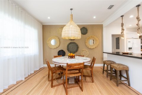 House in Miami, Florida 3 bedrooms, 170.94 sq.m. № 1967748 - photo 23