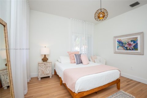 House in Miami, Florida 3 bedrooms, 170.94 sq.m. № 1967748 - photo 19