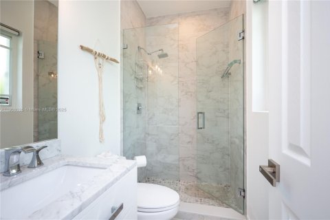 House in Miami, Florida 3 bedrooms, 170.94 sq.m. № 1967748 - photo 30
