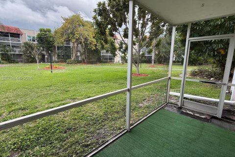 Copropriété à louer à Lauderhill, Floride: 1 chambre, 67.45 m2 № 2170995 - photo 13