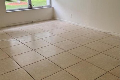 Copropriété à louer à Lauderhill, Floride: 1 chambre, 67.45 m2 № 2170995 - photo 8