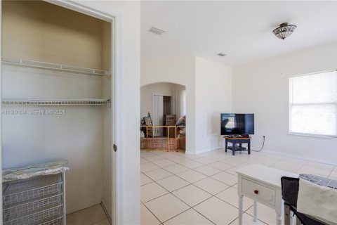 Villa ou maison à vendre à Clewiston, Floride: 3 chambres, 151.43 m2 № 2067170 - photo 27