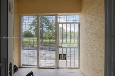 Villa ou maison à vendre à Clewiston, Floride: 3 chambres, 151.43 m2 № 2067170 - photo 29