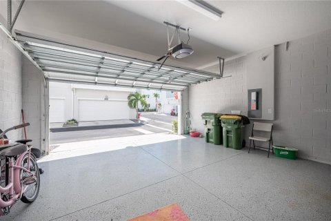 Condo in Sarasota, Florida, 3 bedrooms № 2347965 - photo 29