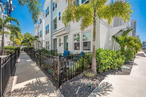 Condo à Sarasota, Floride, 3 chambres № 2347965