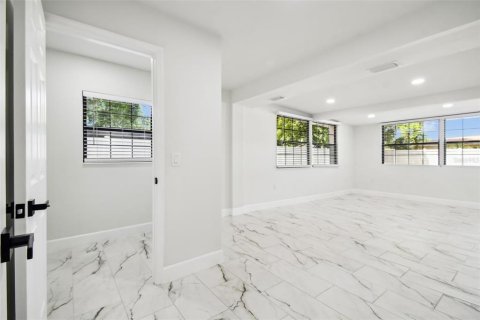 Casa en alquiler en Tampa, Florida, 3 dormitorios, 143.91 m2 № 1905856 - foto 19