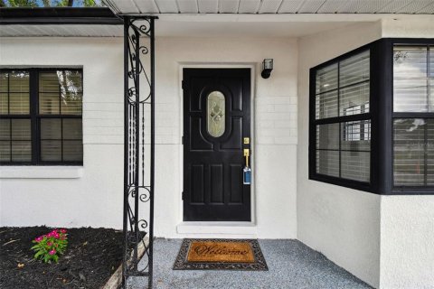 Casa en alquiler en Tampa, Florida, 3 dormitorios, 143.91 m2 № 1905856 - foto 6