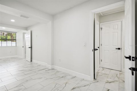 Casa en alquiler en Tampa, Florida, 3 dormitorios, 143.91 m2 № 1905856 - foto 20