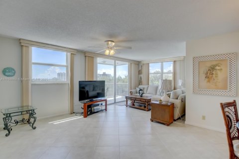 Condominio en venta en Pompano Beach, Florida, 2 dormitorios, 99.31 m2 № 1980153 - foto 20