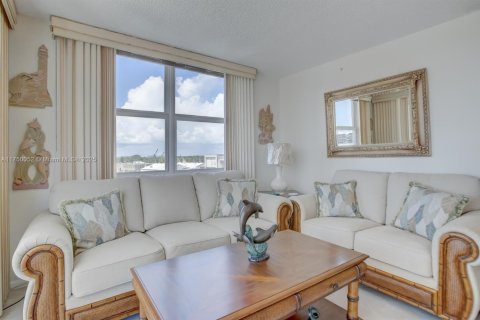 Condominio en venta en Pompano Beach, Florida, 2 dormitorios, 99.31 m2 № 1980153 - foto 22