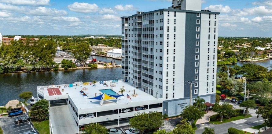 Condominio en Pompano Beach, Florida, 2 dormitorios № 1980153