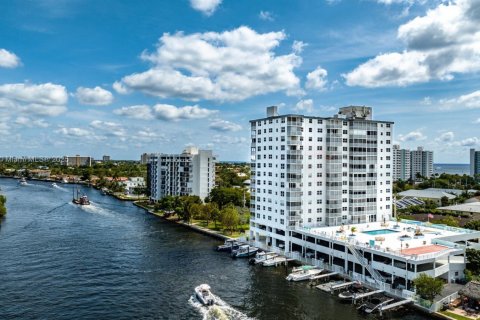 Condominio en venta en Pompano Beach, Florida, 2 dormitorios, 99.31 m2 № 1980153 - foto 2