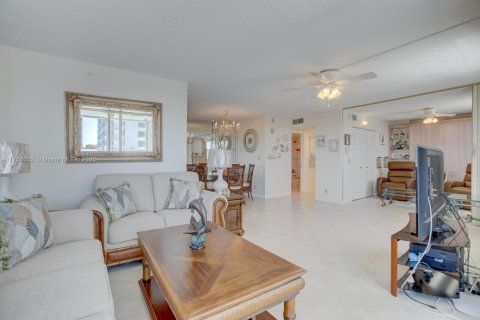 Condominio en venta en Pompano Beach, Florida, 2 dormitorios, 99.31 m2 № 1980153 - foto 23