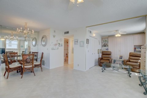 Condominio en venta en Pompano Beach, Florida, 2 dormitorios, 99.31 m2 № 1980153 - foto 24