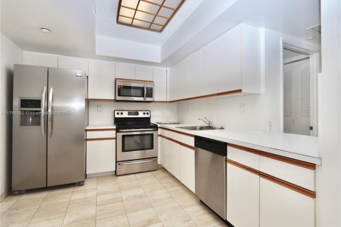 Condominio en venta en Aventura, Florida, 2 dormitorios, 109.9 m2 № 1863615 - foto 9